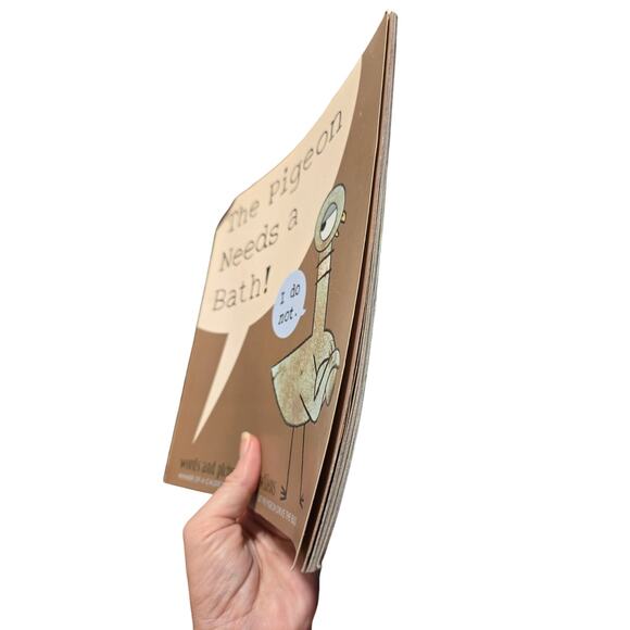 The pigeon needs a bath! By Mo Willems 9781338184327 scholastic - Picture 2 of 7